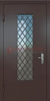 Темная металлическая дверь с решеткой и стеклом ДС-7 в Воронеже