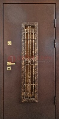Металлическая дверь с порошковым напылением со стеклом и ковкой ДСК-110 в Воронеже