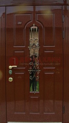Красивая металлическая дверь со стеклом и ковкой ДСК-33 в Воронеже