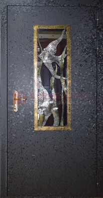 Металлическая дверь со стеклом и ковкой ДСК-82 для крыльца в Воронеже