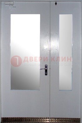 Белая  тамбурная дверь со стеклянными вставками ДТМ-18 в Воронеже