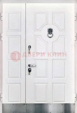 Белая входная дверь с виноритом ДВТ-246 в Воронеже